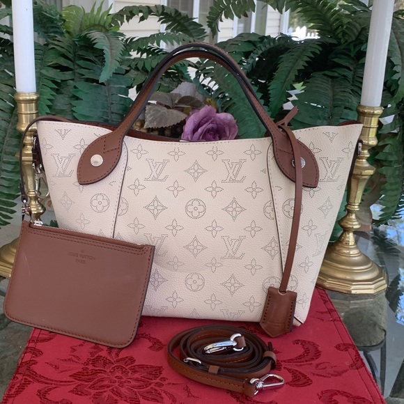 Louis Vuitton Handbags - ❤️❤️BRAND NEW/TRADE BOUGHT IN FRANCE HINA PM